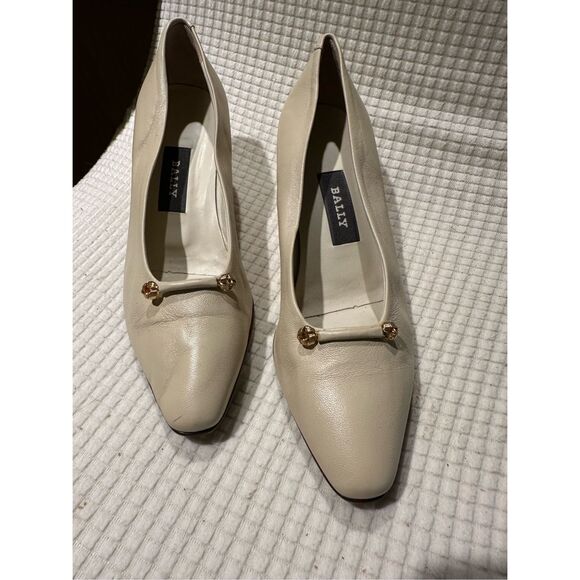 Vintage Bally kitten heels - Picture 1 of 7